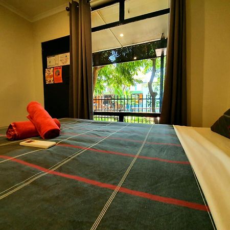 Jump Inn Alice Budget Accommodation Alice Springs Exterior foto